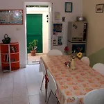 Guest House With Garden - Zuvan