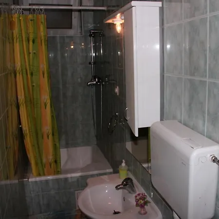 Guest house Guest House With Garden - Zuvan