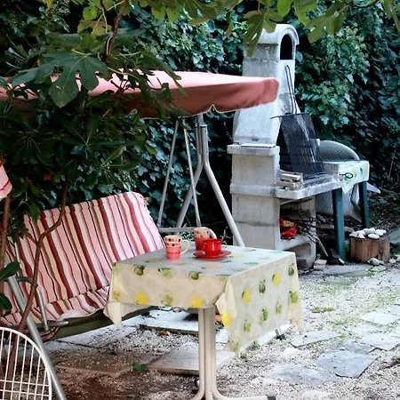 With Garden - Zuvan Penzion Split