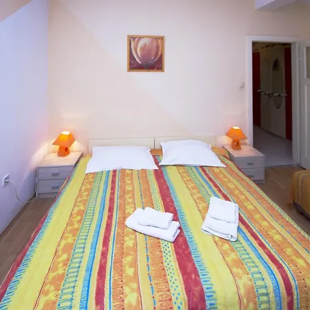 Guest House With Garden - Zuvan