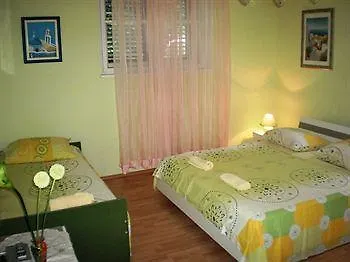 Guest house Guest House With Garden - Zuvan Split