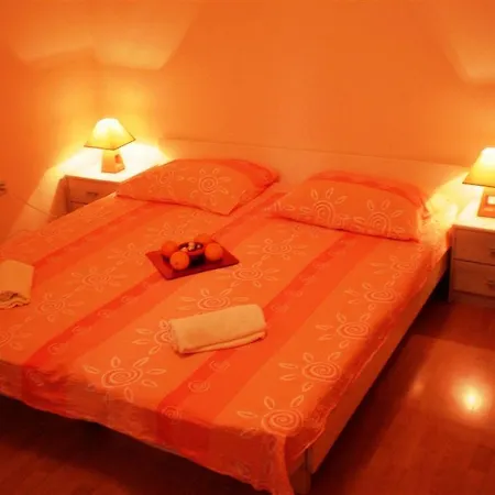 Guest house Guest House With Garden - Zuvan