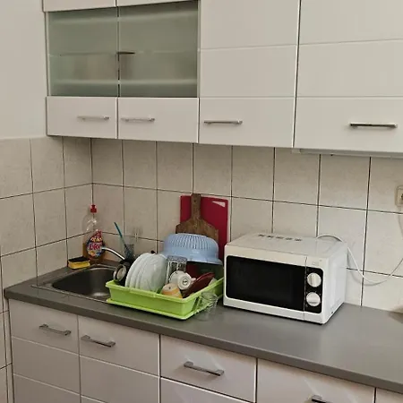 Guest House With Garden - Zuvan Gasthof