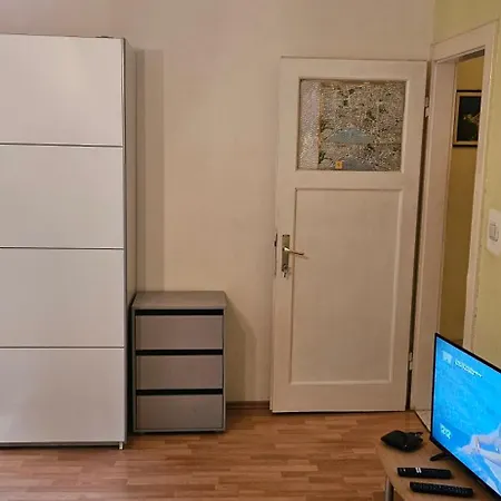 Guest House With Garden - Zuvan 3*