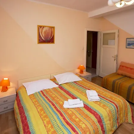 Guest House With Garden - Zuvan Split