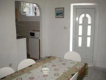 Гостевой дом With Garden - Zuvan