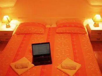 Gasthof Guest House With Garden - Zuvan Split