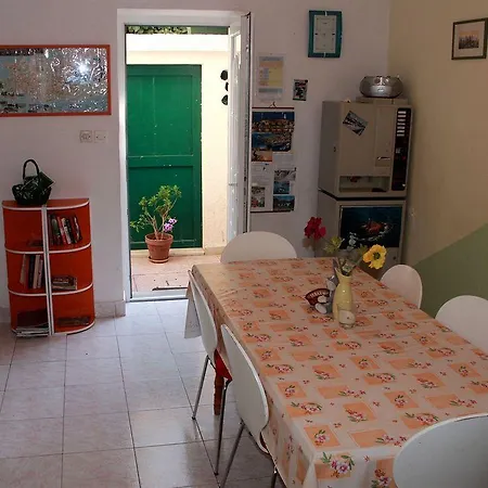 Guest House With Garden - Zuvan