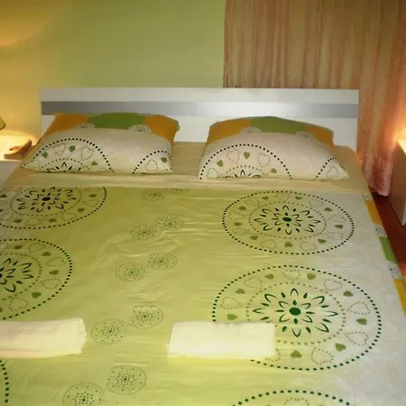 Guest House With Garden - Zuvan Split