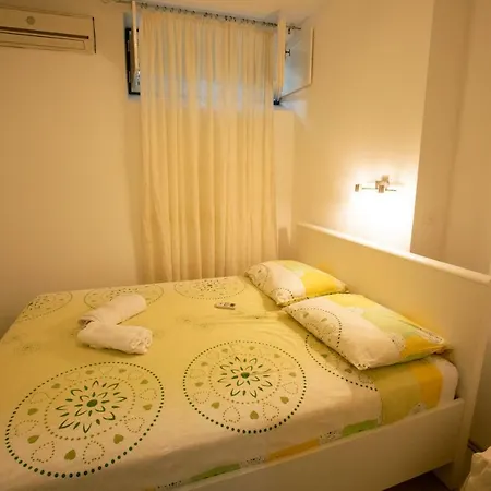 Гостевой дом With Garden - Zuvan 3*