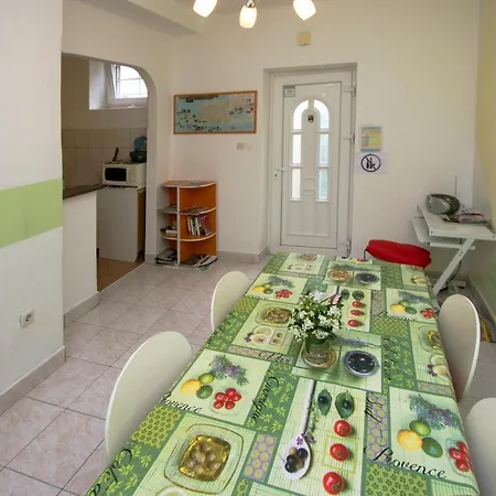 Guest House With Garden - Zuvan 3* Split