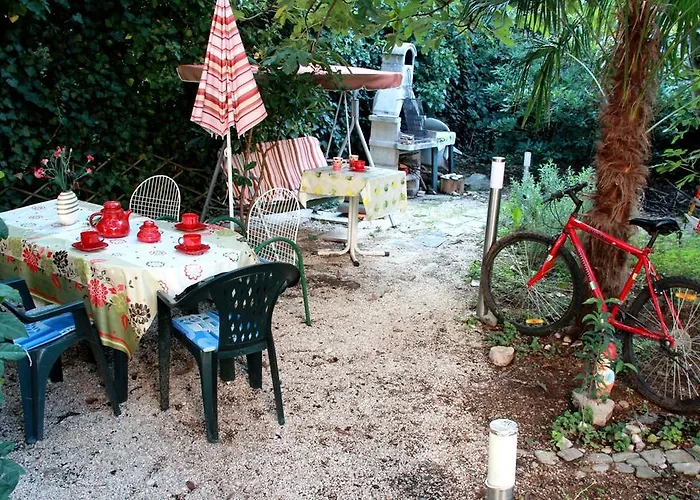 With Garden - Zuvan